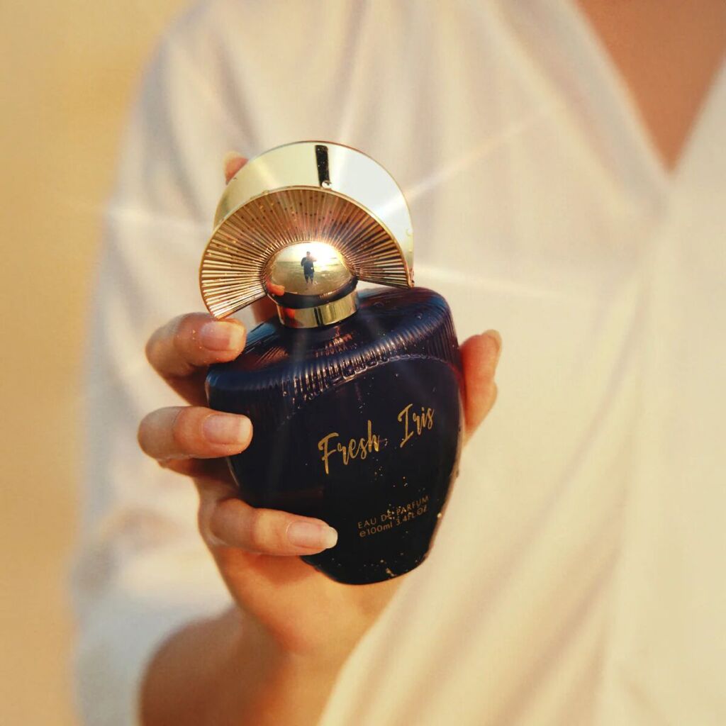 Perfume de íris: perfumes com a nota de íris para acrescentar à wishlist 6 Perfume árabe com íris Maison Asrar